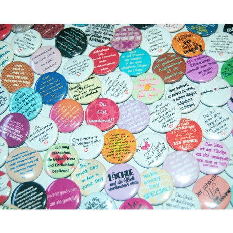 Weisheiten u. Zitate -Bunt gemischte Tüte -10 x Buttons 25mm