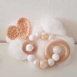 Greifling / Beißring aus Silikonperlen mit Holzring