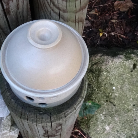 große Knoblauchdose bzw. kleiner Zwiebeltopf; 2-tlg.