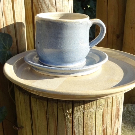 Keramik Tasse mit Unterteller und Teller