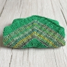 Grünes Dreiecktuch in flachen Rippen handgestrickt ca 45 x 170 cm