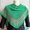 Grünes Dreiecktuch in flachen Rippen handgestrickt ca 45 x 170 cm