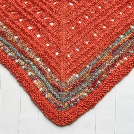 Dreiecktuch Orange in Lochmuster handgestrickt ca 45 x 200 cm