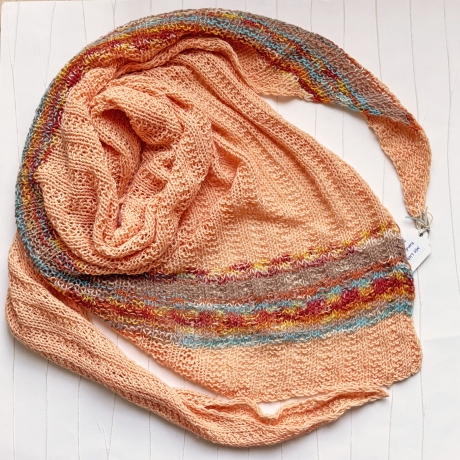 Asymmetrisches Dreiecktuch Apricot handgestrickt ca 85 x 200 cm