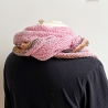 Rosa Dreiecktuch in flachen Rippen handgestrickt ca 80 x 200 cm