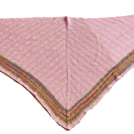 Rosa Dreiecktuch in flachen Rippen handgestrickt ca 80 x 200 cm