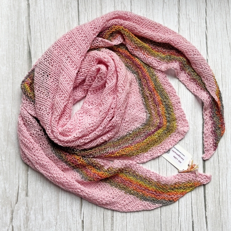 Rosa Dreiecktuch in flachen Rippen handgestrickt ca 80 x 200 cm