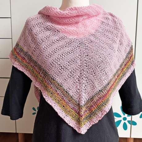 Rosa Dreiecktuch in flachen Rippen handgestrickt ca 80 x 200 cm