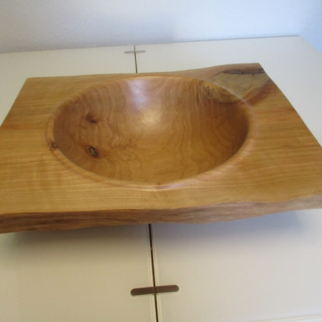 Handgedrechselte Schale / Holzschale aus Walnussholz