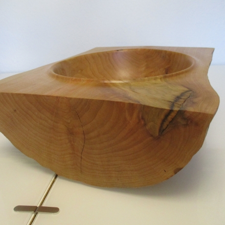 Handgedrechselte Schale / Holzschale aus Walnussholz