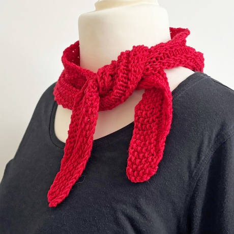 Minituch Kirschrot gestrickt mit Schurwolle (Merino) ca 22x100 cm