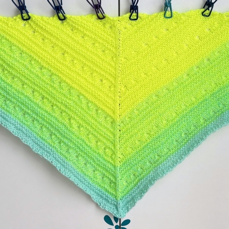 Mini Stricktuch Neon Verlauf handgestrickt ca 45 x 130 cm