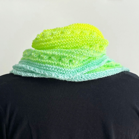 Mini Stricktuch Neon Verlauf handgestrickt ca 45 x 130 cm