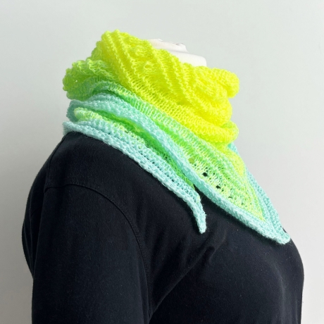 Mini Stricktuch Neon Verlauf handgestrickt ca 45 x 130 cm