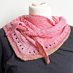 Dreieckstuch Flamingo Rosa mit Seide handgestrickt ca 35 x 170 cm