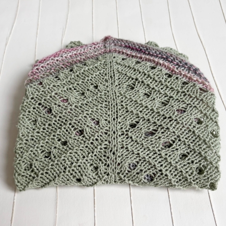 Dreiecktuch Moosgrün handgestrickt mit Seide ca 35 x 165 cm