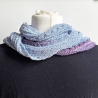 Dreieckstuch Hellblau mit Seide handgestrickt ca 35 x 170 cm