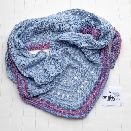 Dreieckstuch Hellblau mit Seide handgestrickt ca 35 x 170 cm