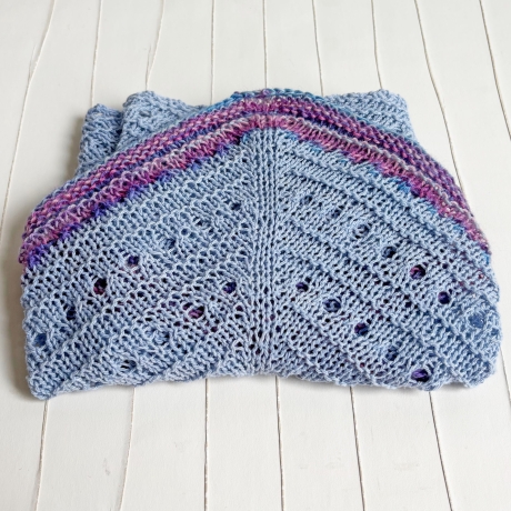 Dreieckstuch Hellblau mit Seide handgestrickt ca 35 x 170 cm