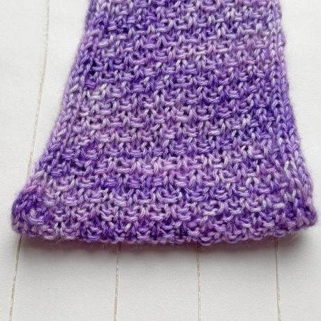 Handgestrickter Knotenschal Lila in Noppenmuster ca 12 x 115 cm