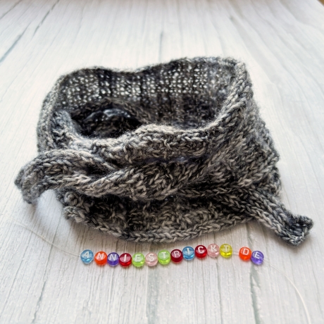 Handgestrickter Knotenschal Grau Strukturmuster ca 12 x 100 cm