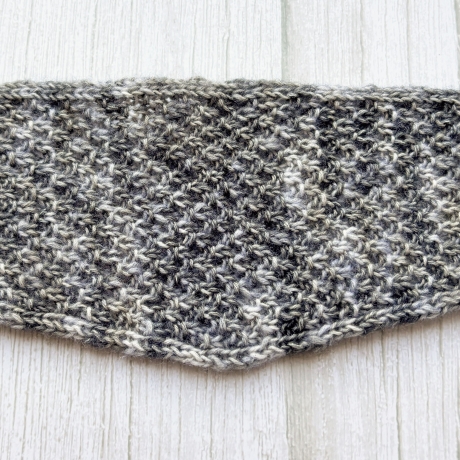 Handgestrickter Knotenschal Grau Noppenmuster ca 12 x 100 cm