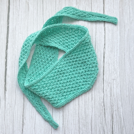 Mini Tuch Mint Knotenschal in Noppen gestrickt ca 12 x 105 cm