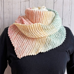 Dreieckstuch Regenbogen Verlauf handgestrickt ca 40 x 160 cm