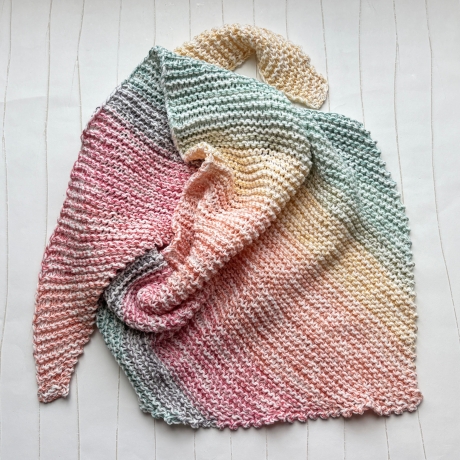 Dreieckstuch Regenbogen Verlauf handgestrickt ca 40 x 160 cm