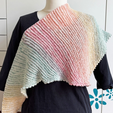 Dreieckstuch Regenbogen Verlauf handgestrickt ca 40 x 160 cm