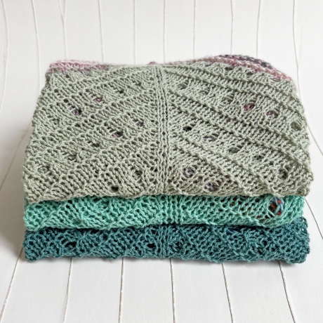 Dreiecktuch Dunkel Mint handgestrickt mit Seide ca 35 x 175 cm