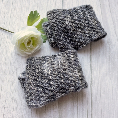 Handgestrickter Knotenschal Grau Noppenmuster ca 12 x 100 cm