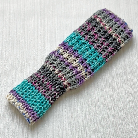 Handyhülle Türkis Grau Weiß geringelt in Rippen handgestrickt