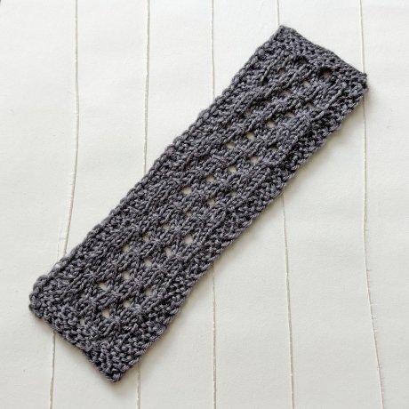 Lesezeichen Grau Schwarz bunt verschiedene Formen handgestrickt 