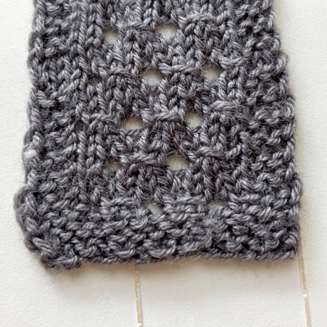 Lesezeichen Grau Schwarz bunt verschiedene Formen handgestrickt 