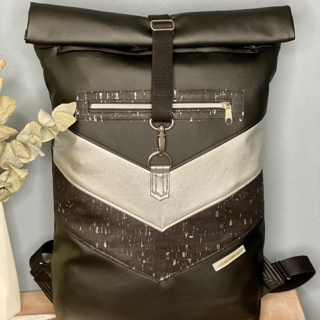 Rucksack VARO aus Kunstleder und Kork, schwarz/silber