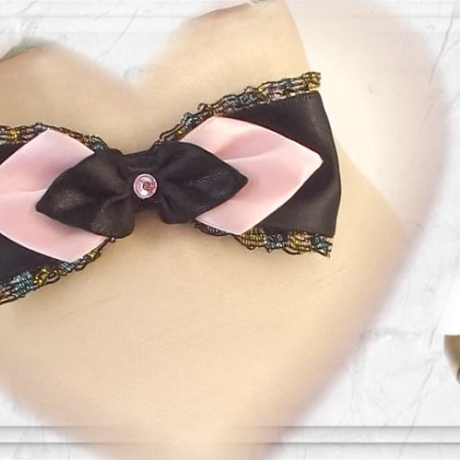 Choker mit einer edlen Fliege / Schleife aus Satin
