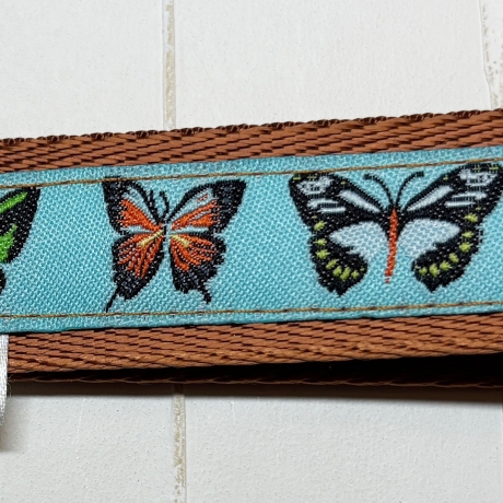 Schlüsselband Schmetterlinge Borte auf Webband ca 2,5 x 15 cm