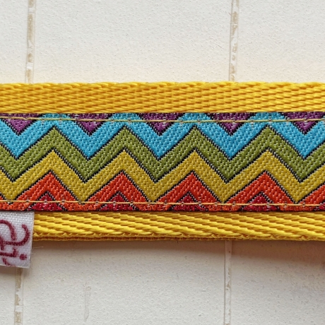 Schlüsselband Ornamente Blumen Zickzack Ringel ca 2,5 x 15 cm