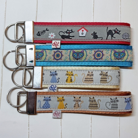 Schlüsselband Hunde Katzen oder Pfoten ca 2,5 x 15 cm