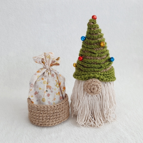 Handgefertigter Wichtel-Weihnachtsbaum mit Innenfach für Geschenk
