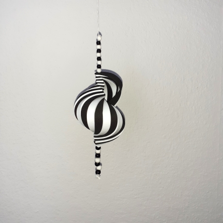 Windspiel basteln Kinder-Bastelset, 3 Windspiele in Schwarz-Weiß