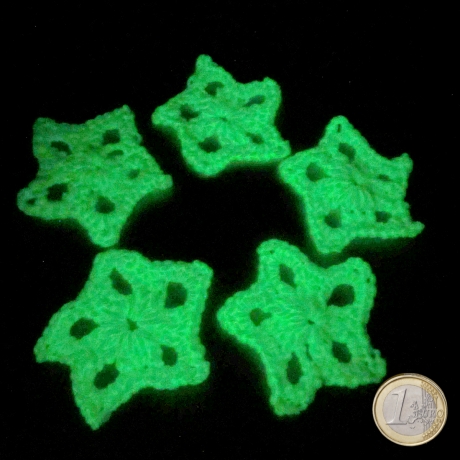 5er-Set XL Häkelsterne „Glow in the Dark“ – Handgefertigt (9 cm)