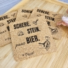 gravierter Korkuntersetzer Schere, Stein, paar Bier