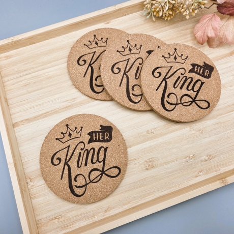 gravierter Korkuntersetzer Her King