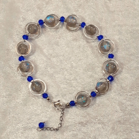 Mystisches Armband Schmuck Rauchgrau mit Blau Universum