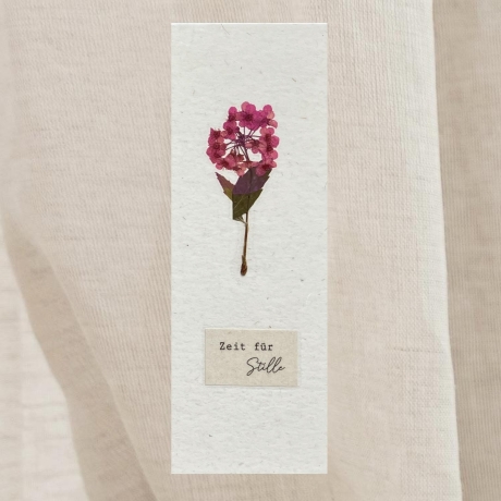 Zeit für Stille • Lesezeichen mit gepresster Blume 
