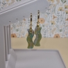 Handgefertigte Wellen-Ohrringe in Apatit-Optik – Polymer Clay