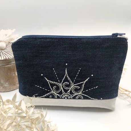 handbestickte Kosmetiktasche Mandala 