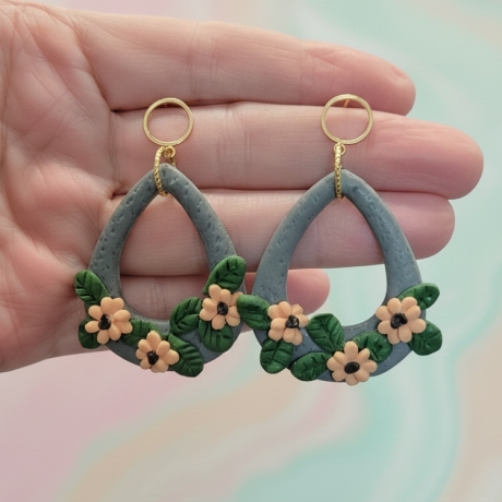 Boho Vintage Blumen Ohrringe aus Polymer Clay - Ohrstecker 18k